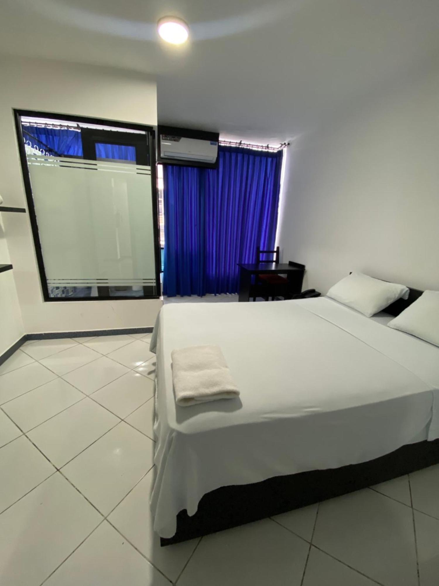 Bryss Hotel Santo Domingo de los Colorados Dış mekan fotoğraf